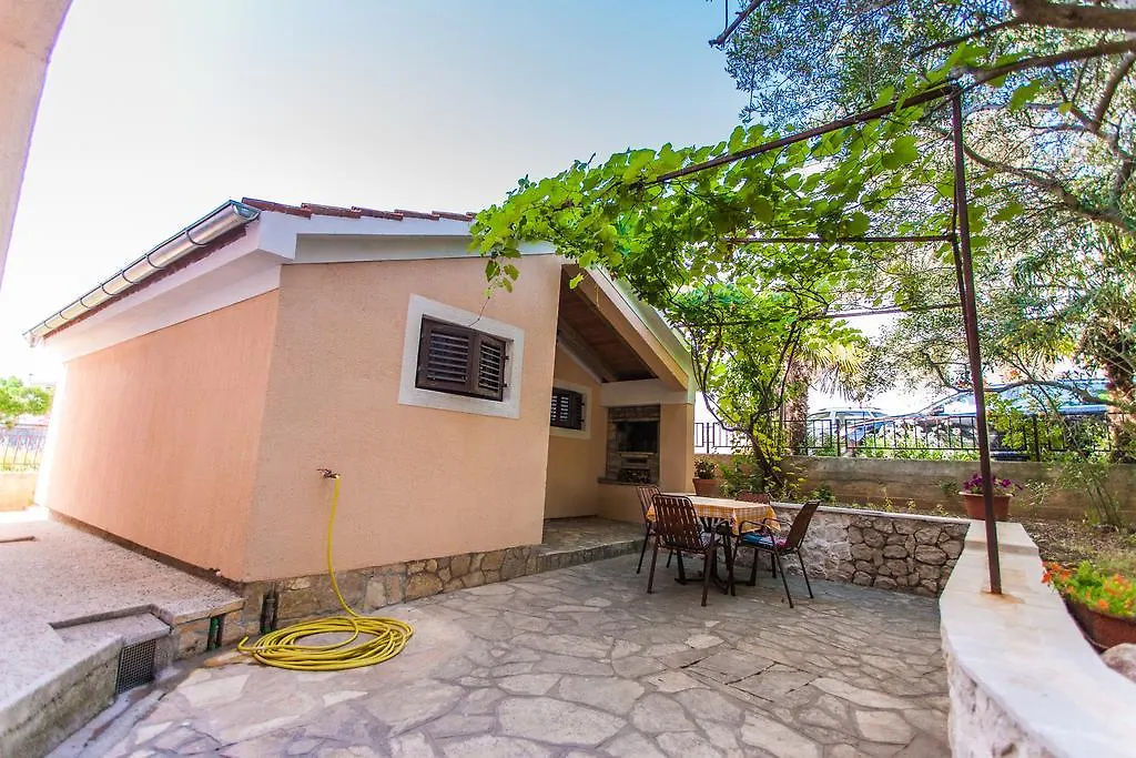 Andrije Buvine Apartments